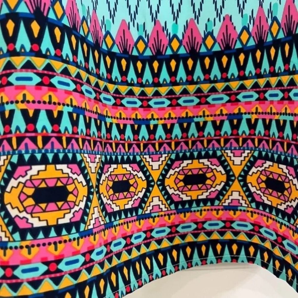 BUTTONS | Racer Back, Aztec Shift Dress - Picture 6 of 7